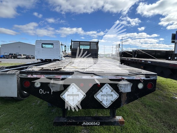 2018 VOLVO VHD84B300 - image 5 of 6