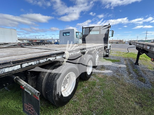 2018 VOLVO VHD84B300 - image 6 of 6