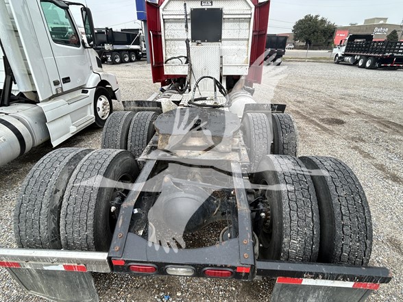 2020 VOLVO VNL64T300 - image 5 of 6