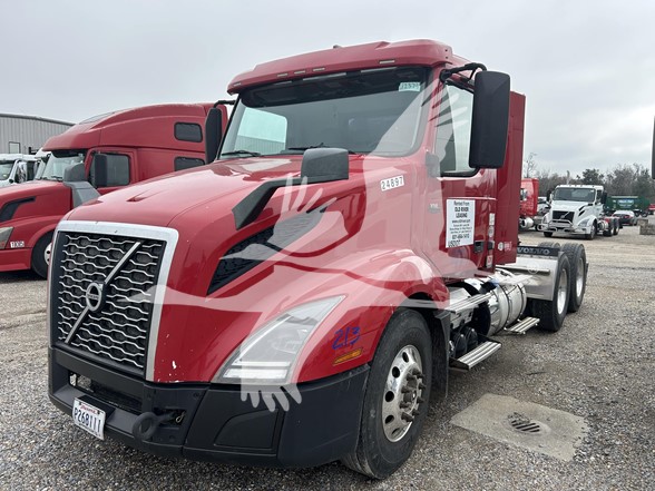 2020 VOLVO VNL64T300 - image 1 of 6