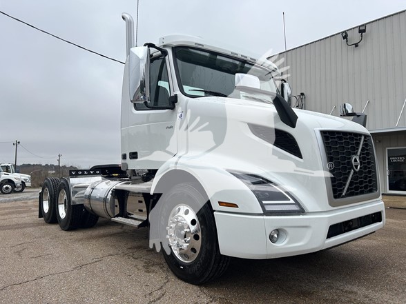 2026 VOLVO VNR64T300 - image 3 of 6