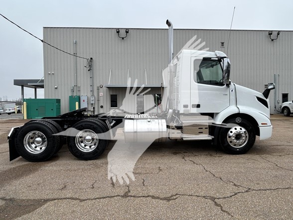 2026 VOLVO VNR64T300 - image 4 of 6