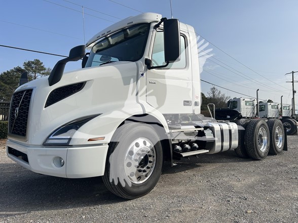 2026 VOLVO VNR64T300 - image 1 of 6