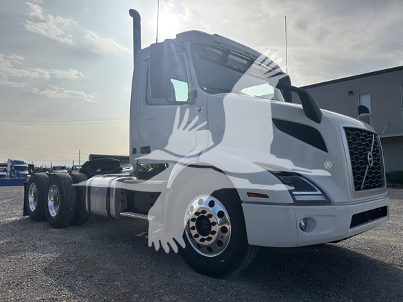 2026 VOLVO VNR64T300 - image 2 of 6