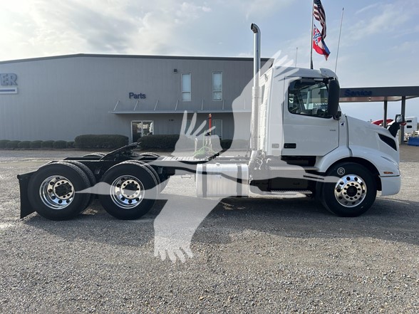 2026 VOLVO VNR64T300 - image 5 of 6
