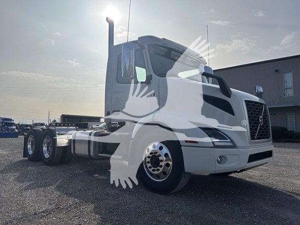 2026 VOLVO VNR64T300 - image 2 of 6