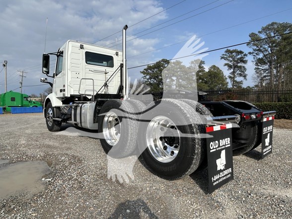 2026 VOLVO VNR64T300 - image 5 of 6