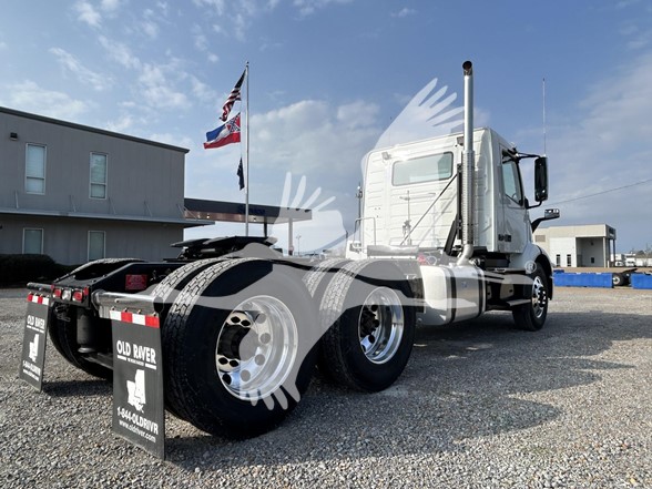 2026 VOLVO VNR64T300 - image 6 of 6