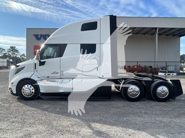 2025 VOLVO VNL64T860 - image 5 of 6