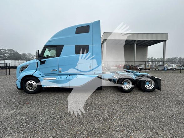2025 VOLVO VNL64T860 - image 5 of 6