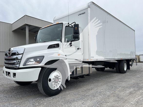 2025 HINO L6 - image 2 of 6