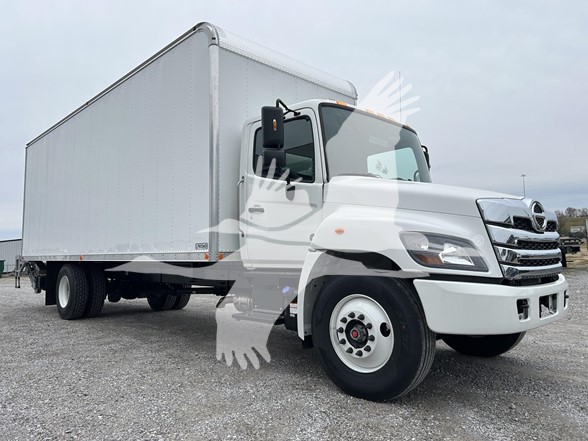 2025 HINO L6 - image 3 of 6