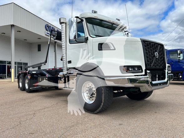 2025 VOLVO VHD64B300 - image 1 of 6
