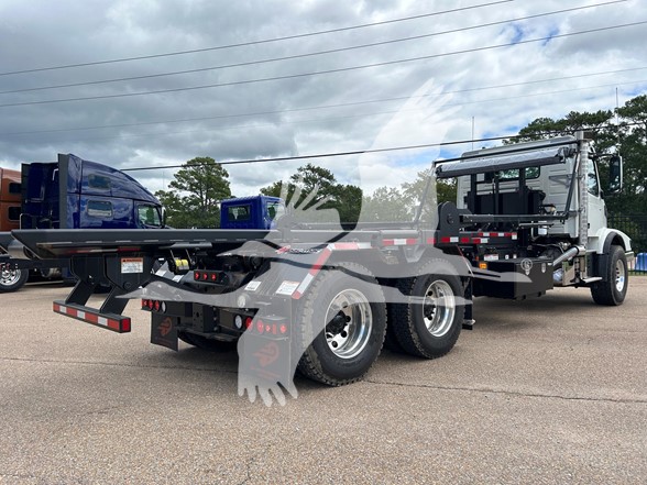 2025 VOLVO VHD64B300 - image 6 of 6