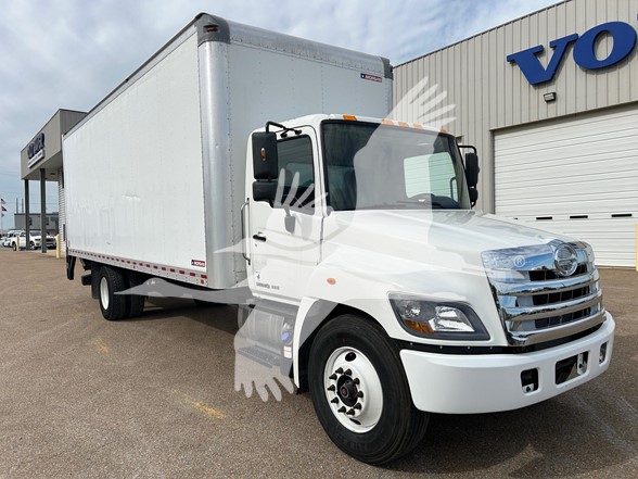 2020 HINO 268 - image 2 of 6