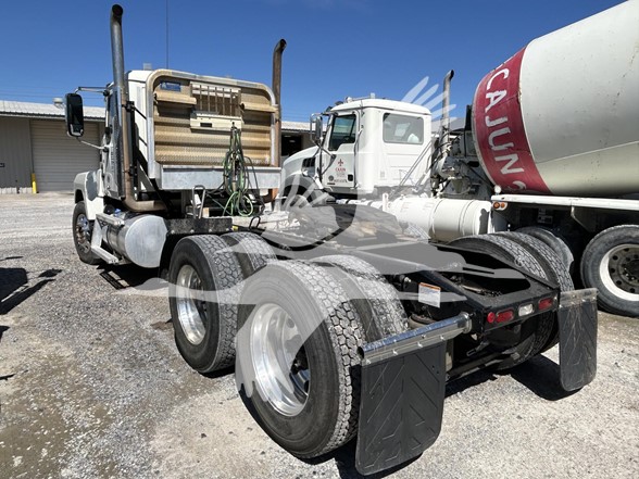 2023 MACK PINNACLE 64T - image 2 of 6