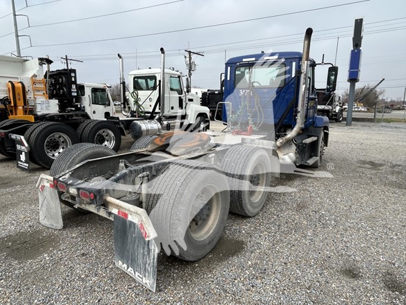 2022 MACK ANTHEM 64T - image 4 of 6