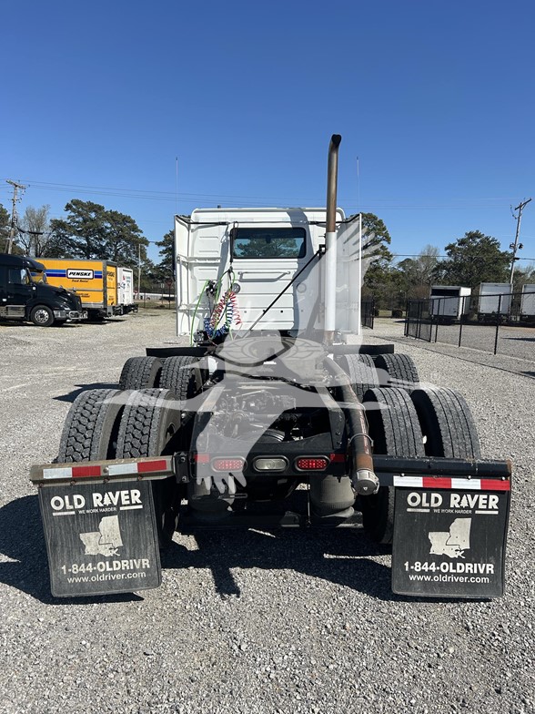2020 VOLVO VNL42T300 - image 5 of 6