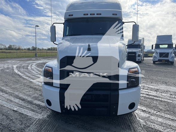 2024 MACK ANTHEM 64T - image 2 of 6