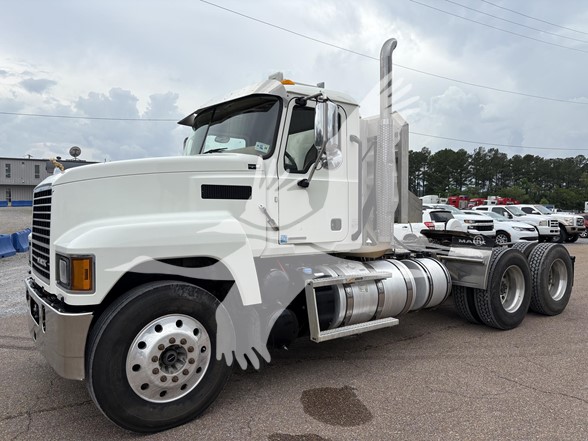 2020 MACK PINNACLE 64T - image 1 of 6