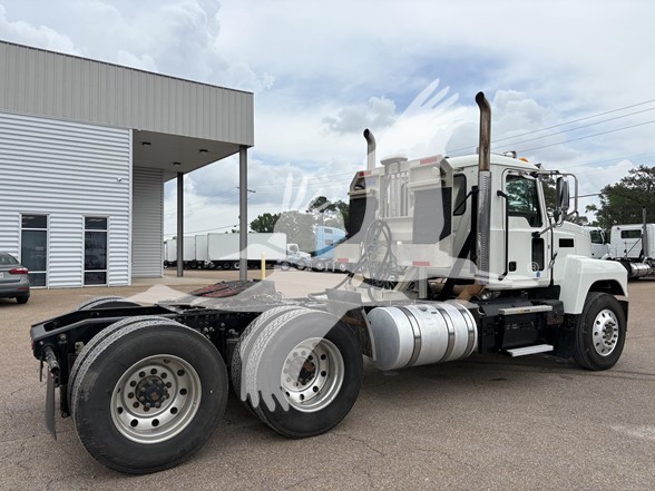 2020 MACK PINNACLE 64T - image 6 of 6