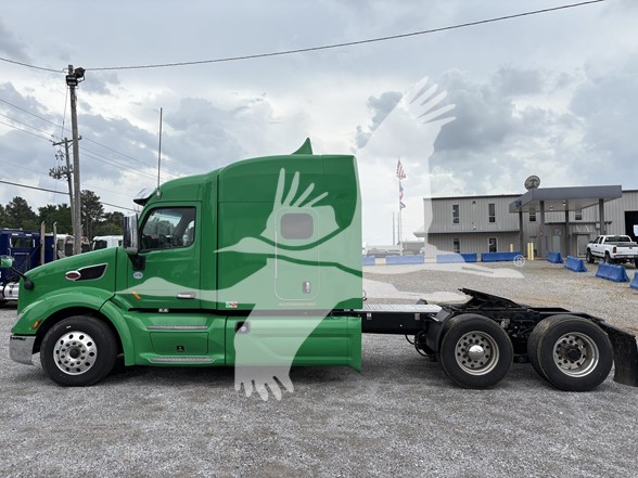 2020 PETERBILT 579 - image 4 of 6