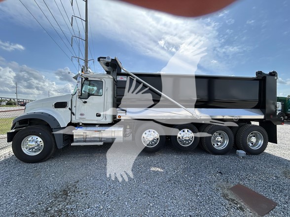 2025 MACK GRANITE 104FR - image 2 of 6
