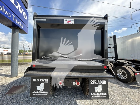 2025 MACK GRANITE 104FR - image 4 of 6