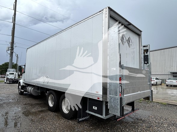 2026 VOLVO VNR64300 - image 2 of 6