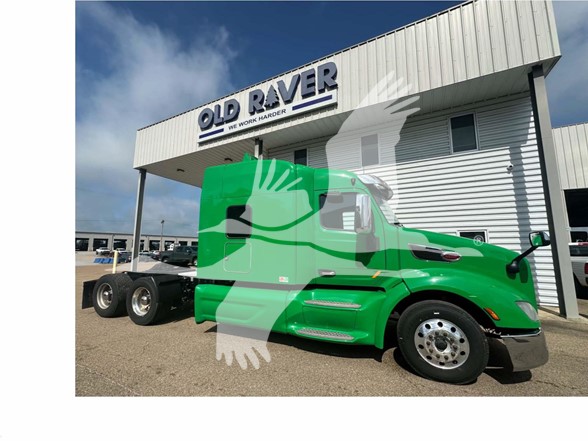 2020 PETERBILT 579 - image 1 of 6