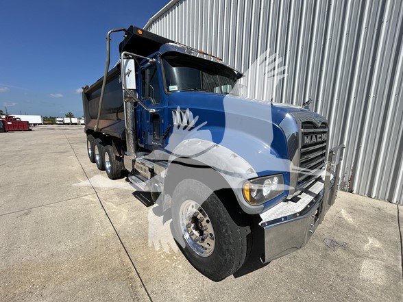 2017 MACK GRANITE GU713 - image 4 of 6