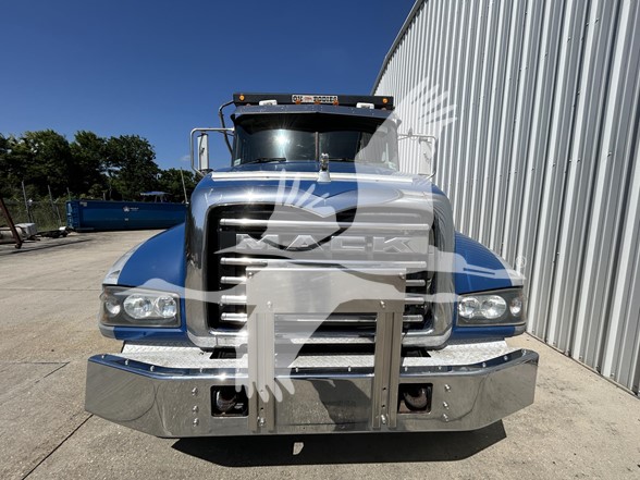2017 MACK GRANITE GU713 - image 5 of 6