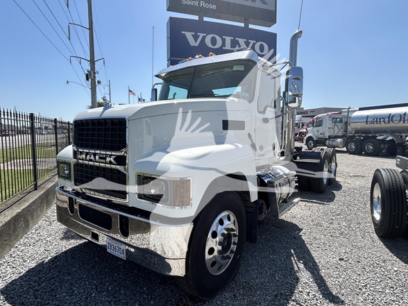 2025 MACK PINNACLE 64T - image 1 of 6