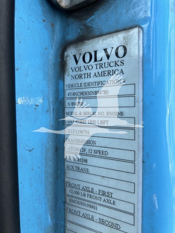 2018 VOLVO VNL64T300 - image 2 of 6