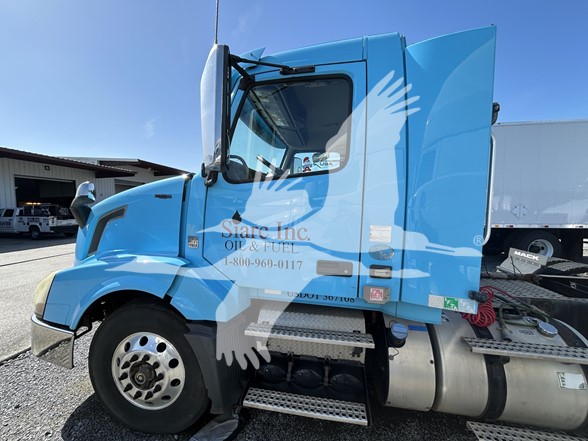 2018 VOLVO VNL64T300 - image 4 of 6