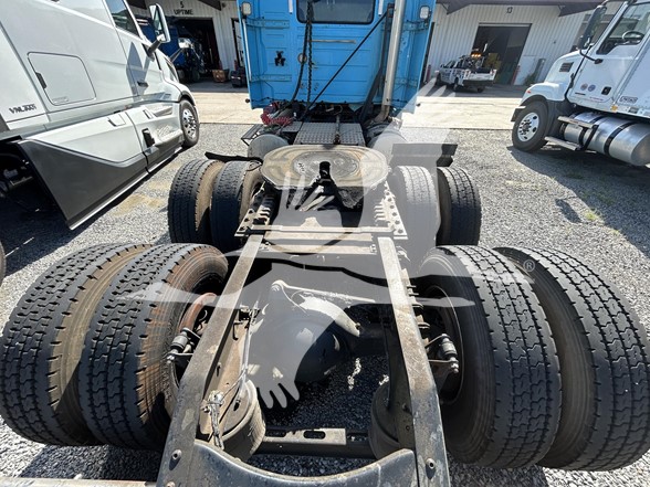 2018 VOLVO VNL64T300 - image 6 of 6