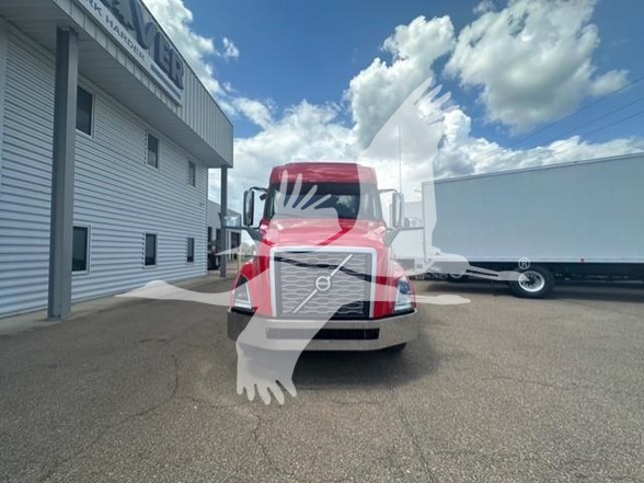 2021 VOLVO VNL64T740 - image 2 of 6