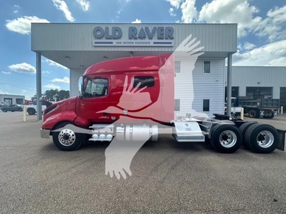 2021 VOLVO VNL64T740 - image 1 of 6