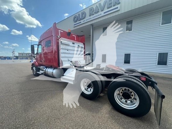 2021 VOLVO VNL64T740 - image 4 of 6