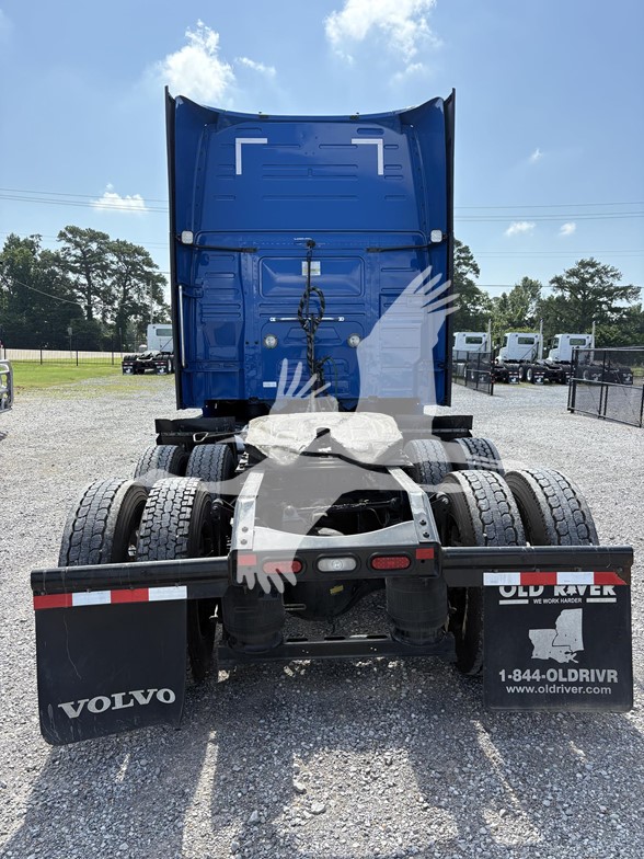 2024 VOLVO VNL64T860 - image 3 of 6