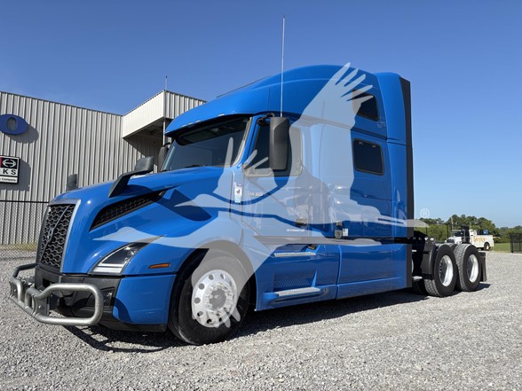 2023 VOLVO VNL64T860 - image 1 of 6