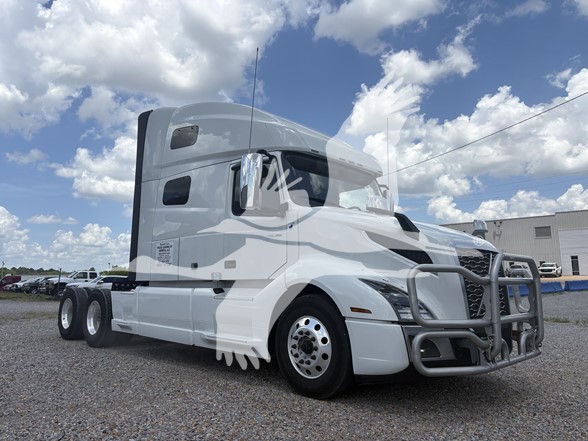 2023 VOLVO VNL64T760 - image 1 of 6