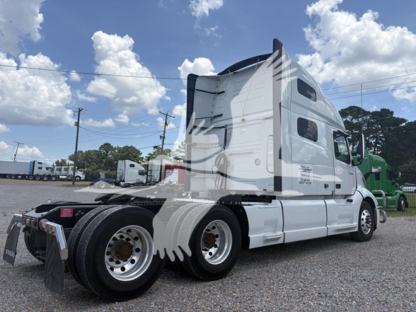 2023 VOLVO VNL64T760 - image 6 of 6