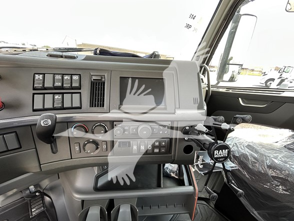 2026 VOLVO VNR64T300 - image 3 of 6