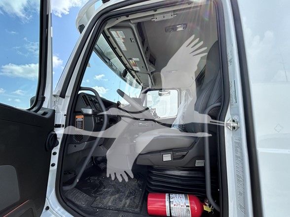 2026 VOLVO VNR64300 - image 4 of 6