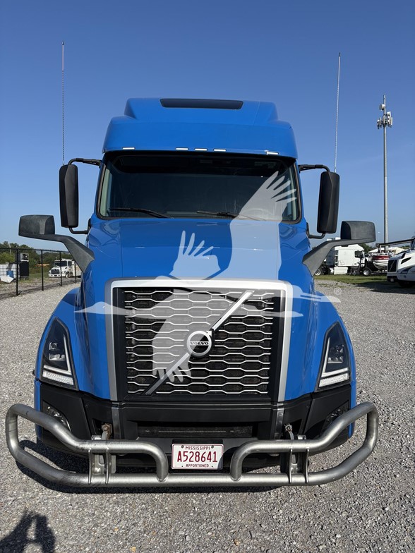 2023 VOLVO VNL64T860 - image 2 of 6