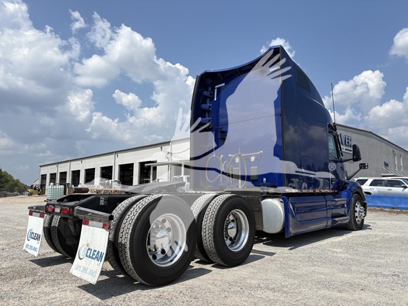 2023 PETERBILT 579 - image 5 of 6