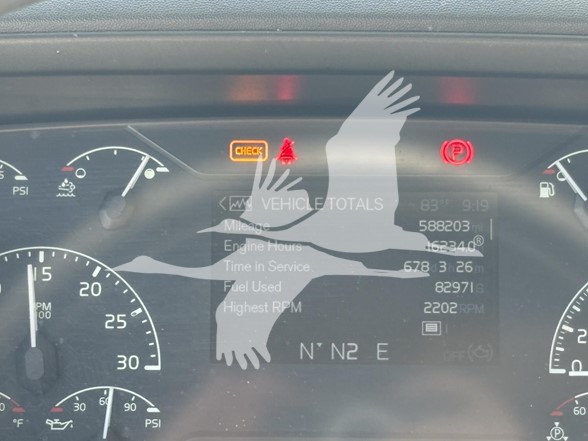 2020 VOLVO VNL64T760 - image 4 of 6