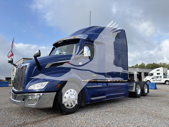 2023 PETERBILT 579 - image 1 of 6