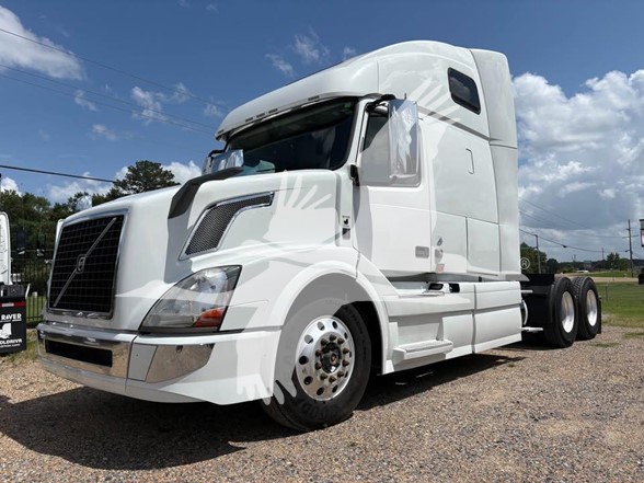 2018 VOLVO VNL64T670 - image 1 of 6